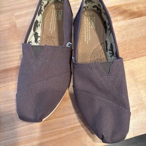 TOMS Women's Brown Canvas Flats